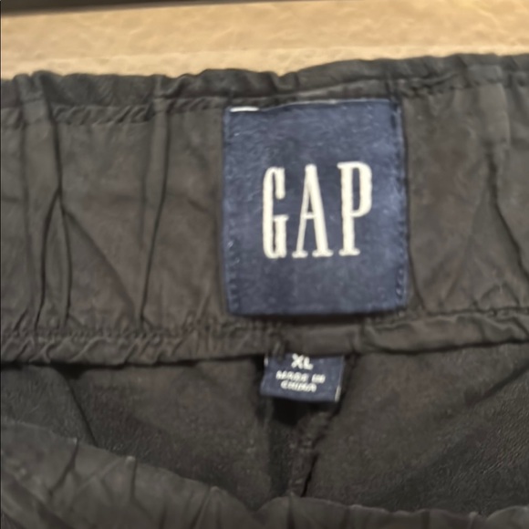 GAP Black Cargo Pants Relaxed Fit - Picture 5 of 10